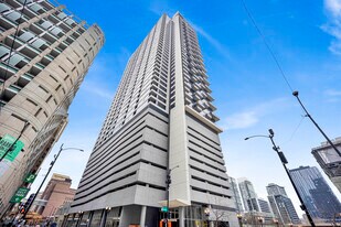 235 W Van Buren St in Chicago, IL - Building Photo