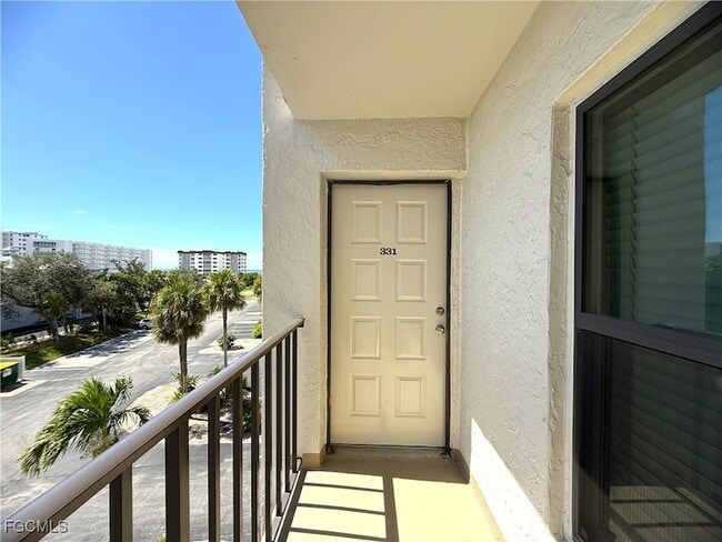 6891 Estero Blvd, Unit 331 in Fort Myers Beach, FL - Building Photo - Building Photo