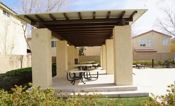 8405 Lower Trailhead Ave in Las Vegas, NV - Building Photo - Building Photo