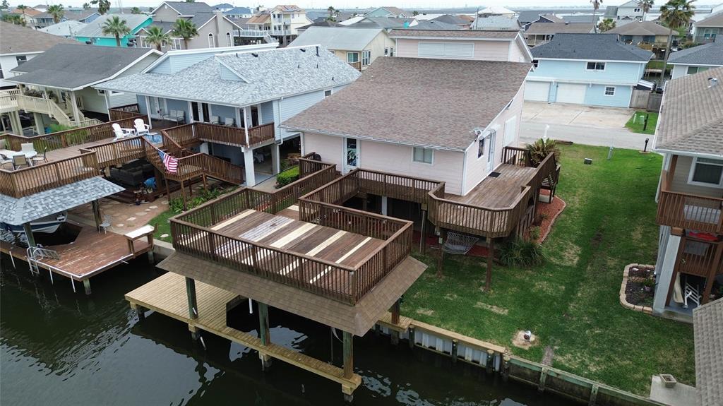 1031 Redfish St in Bayou Vista, TX - Building Photo