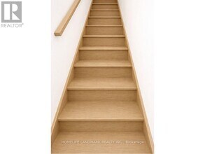 1095 Douglas McCurdy Cmn in Mississauga, ON - Building Photo - Building Photo