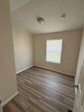 13 Vanilla Ln in Browns Mills, NJ - Foto de edificio - Building Photo