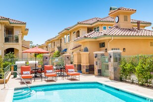 Palma de la Reina Apartments in Rancho Santa Fe, CA - Building Photo