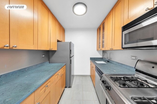 400 Central Prk W in New York, NY - Building Photo - Building Photo