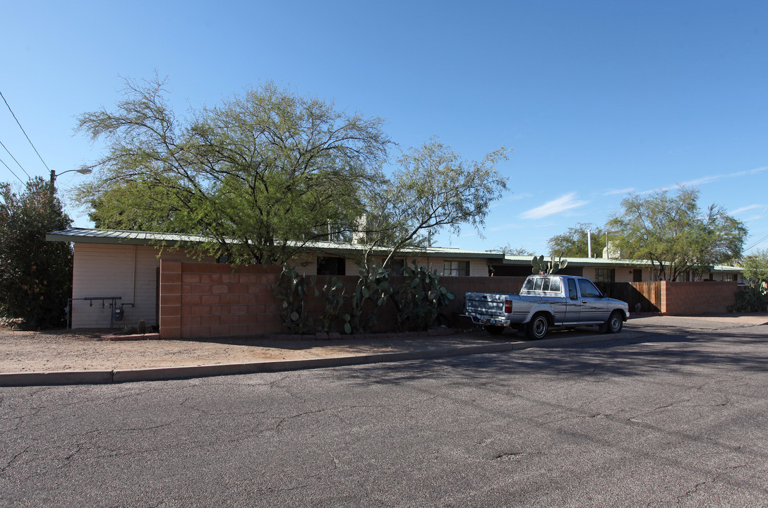 2568 E Copper St in Tucson, AZ - Foto de edificio