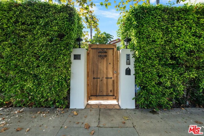 property at 441 Flores St