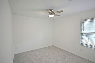 1502 Tiptop Mdw in New Braunfels, TX - Building Photo - Building Photo