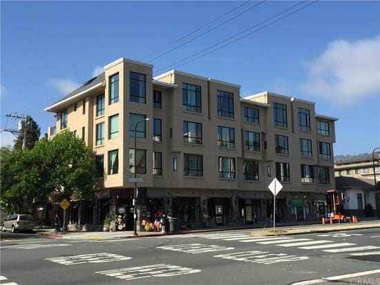 1801 University Ave, Unit 203 in Berkeley, CA - Foto de edificio - Building Photo