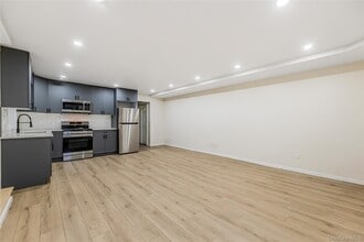 604 Yonkers Ave in Yonkers, NY - Building Photo - Building Photo