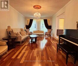 82 Windermere Crescent in Richmond Hill, ON - Building Photo - Building Photo