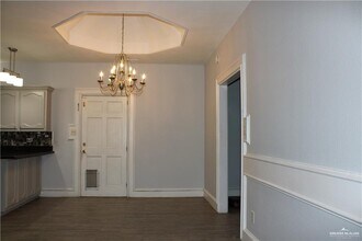8 Pecan Ave in McAllen, TX - Building Photo - Building Photo