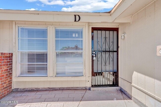 1921 Lake Omega St in El Paso, TX - Building Photo - Building Photo