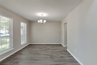 4911 Pearce Lake Ct in Richmond, TX - Foto de edificio - Building Photo