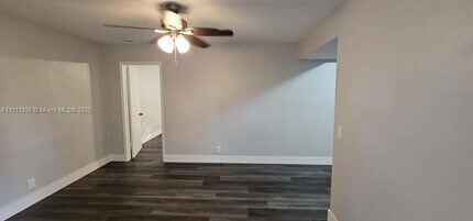 161 NW 40th St in Oakland Park, FL - Building Photo - Building Photo