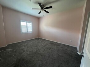 7701 W Robindale Rd, Unit 7701 West Robindale Road Unit#127 in Las Vegas, NV - Building Photo - Building Photo