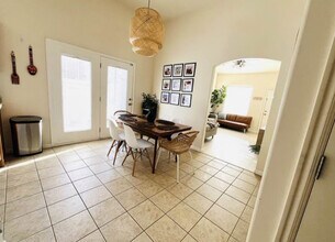 8789 S Caliente Dr in West Jordan, UT - Foto de edificio - Building Photo