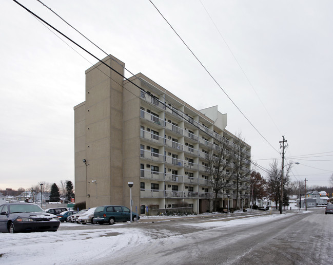 Allen Dickson Apartments in Barberton, OH - Building Photo - Building Photo