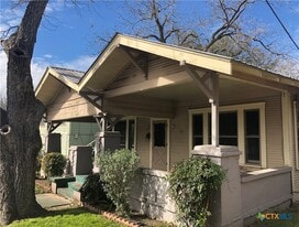 420 W San Antonio St in San Marcos, TX - Building Photo