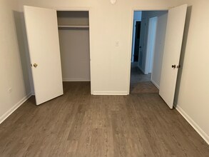 214 Gloria St, Unit B in Thibodaux, LA - Foto de edificio - Building Photo