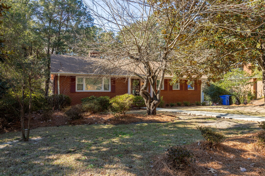 2523 Mirror Lake Dr in Fayetteville, NC - Building Photo