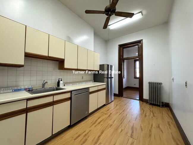 149 Hillside St, Unit 2 in Boston, MA - Building Photo - Building Photo