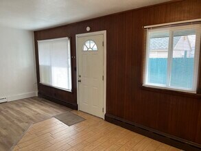 703 S 9th Ave, Unit 4 in Yakima, WA - Building Photo - Building Photo