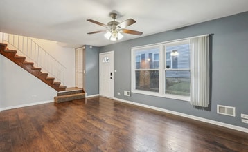 1945 Hancock Dr in Hoffman Estates, IL - Building Photo - Building Photo
