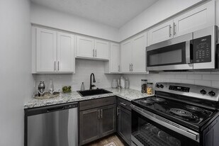 Millcroft Apartments in Milford, OH - Building Photo