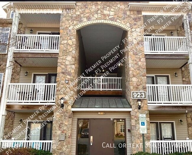 property at 923 Windcastle Ln