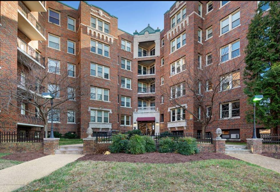 Longfellow Apartments in Washington, DC - Foto de edificio