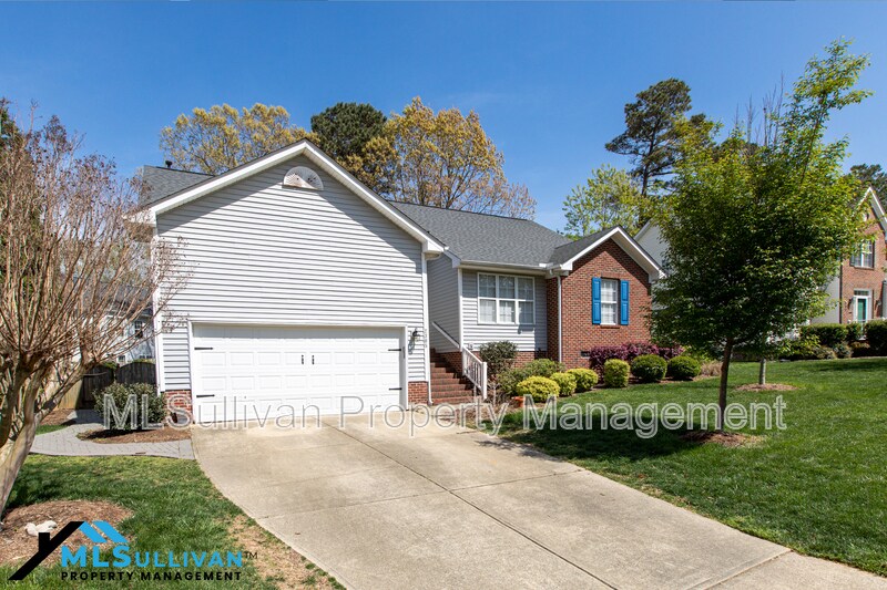 2305 Fordcrest Dr in Apex, NC - Building Photo