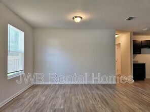 8015 Mattox Ave in Jacksonville, FL - Building Photo - Building Photo
