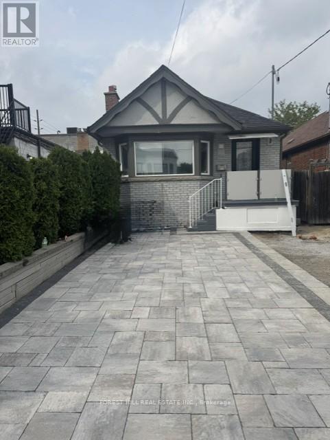 property at 194 Roe Ave
