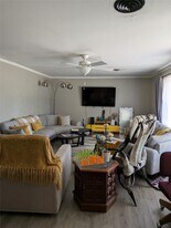 2306 Ave P in Huntsville, TX - Building Photo