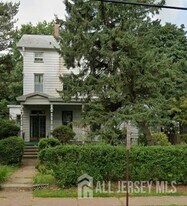 26 S 1st Ave in Highland Park, NJ - Building Photo