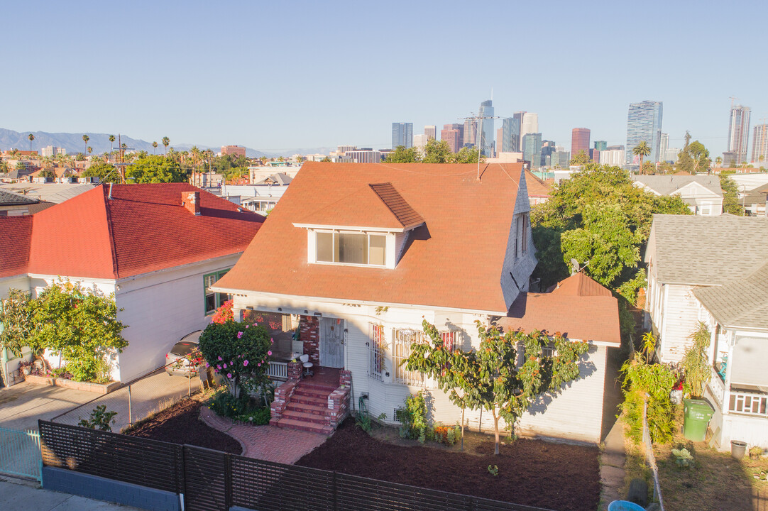 1330 Magnolia Ave in Los Angeles, CA - Building Photo