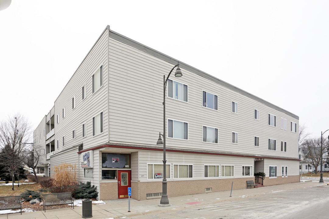 522 Story St in Story City, IA - Building Photo