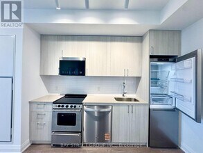 3250 Carding Mill Trail in Oakville, ON - Building Photo - Building Photo