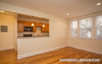 136 Highland Ave in Somerville, MA - Foto de edificio - Building Photo