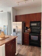 2125 Southend Dr in Charlotte, NC - Foto de edificio - Building Photo