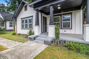 751 Cascade Pl SW in Atlanta, GA - Building Photo