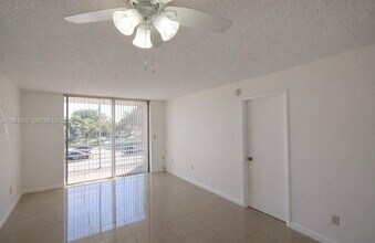 14185 SW 87th St in Miami, FL - Building Photo - Building Photo