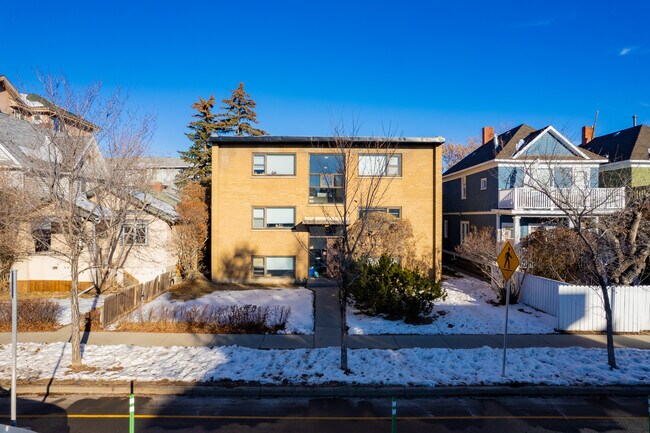 1726 12th Ave SW in Calgary, AB - Building Photo - Building Photo