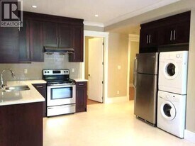 8XX W 61st Ave in Vancouver, BC - Building Photo