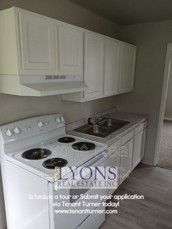 property at 1706 Clover Dr