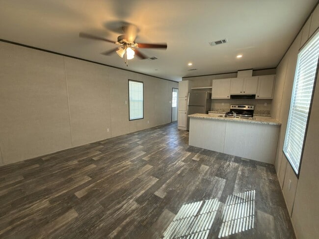 6407 SE 108th St in Belleview, FL - Building Photo - Building Photo