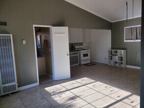 962 S Woods Ave in Los Angeles, CA - Building Photo - Building Photo