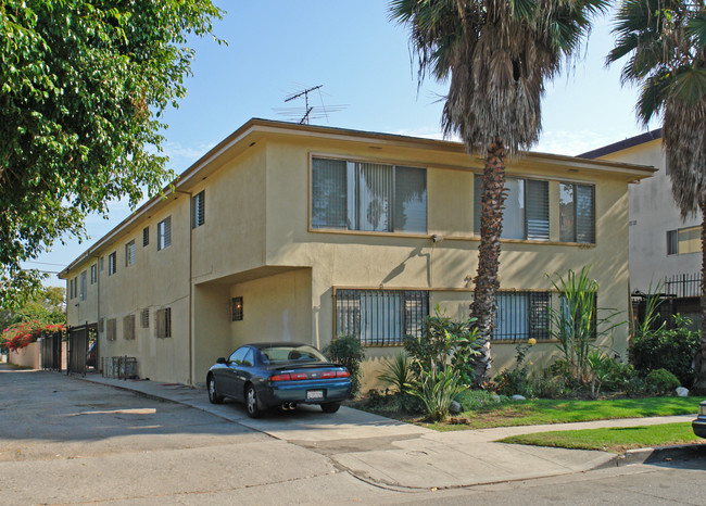 2314 S Corning St in Los Angeles, CA - Foto de edificio - Building Photo