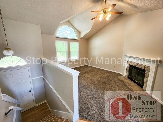1017 SE Steeple Dr in Blue Springs, MO - Building Photo - Building Photo