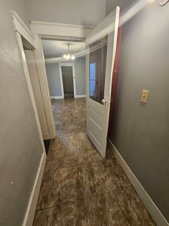 1123 E 24th St-Unit -1123 E 24th St #1 in Erie, PA - Building Photo - Building Photo